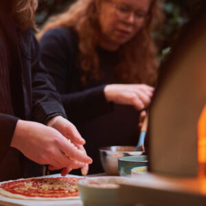 Preparing Pizza-Beek classico oven-buy Pizza oven